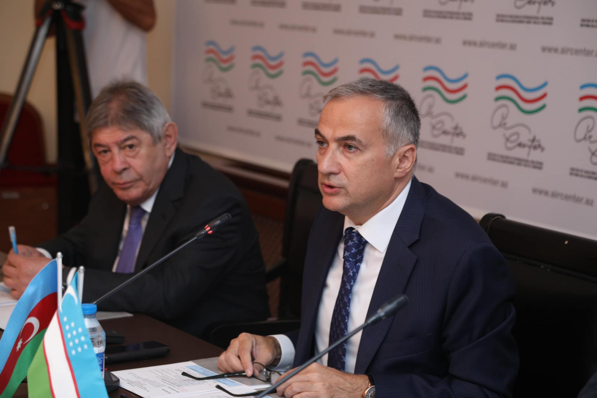 Cостоялся круглый стол на тему «Азербайджан-Узбекистан: новые горизонты сотрудничества»