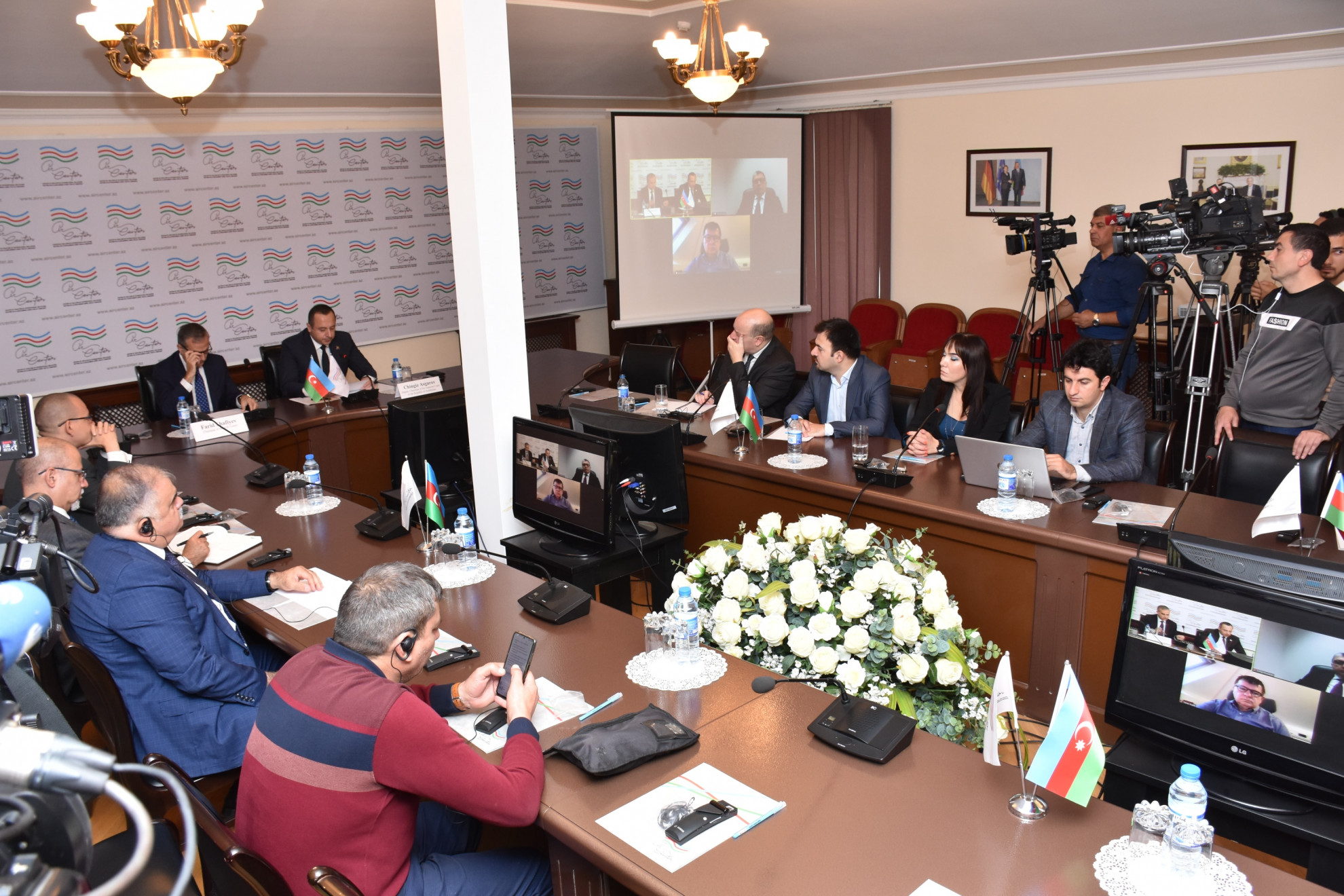 A hybrid seminar on “Addressing the War Crimes against Azerbaijan” was held at the AIR Center