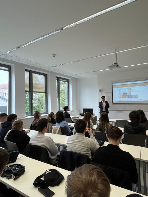 Macarıstanın Ludovika Universitetində Azərbaycanın çoxvektorlu xarici siyasətinə həsr olunmuş panel təşkil edilib